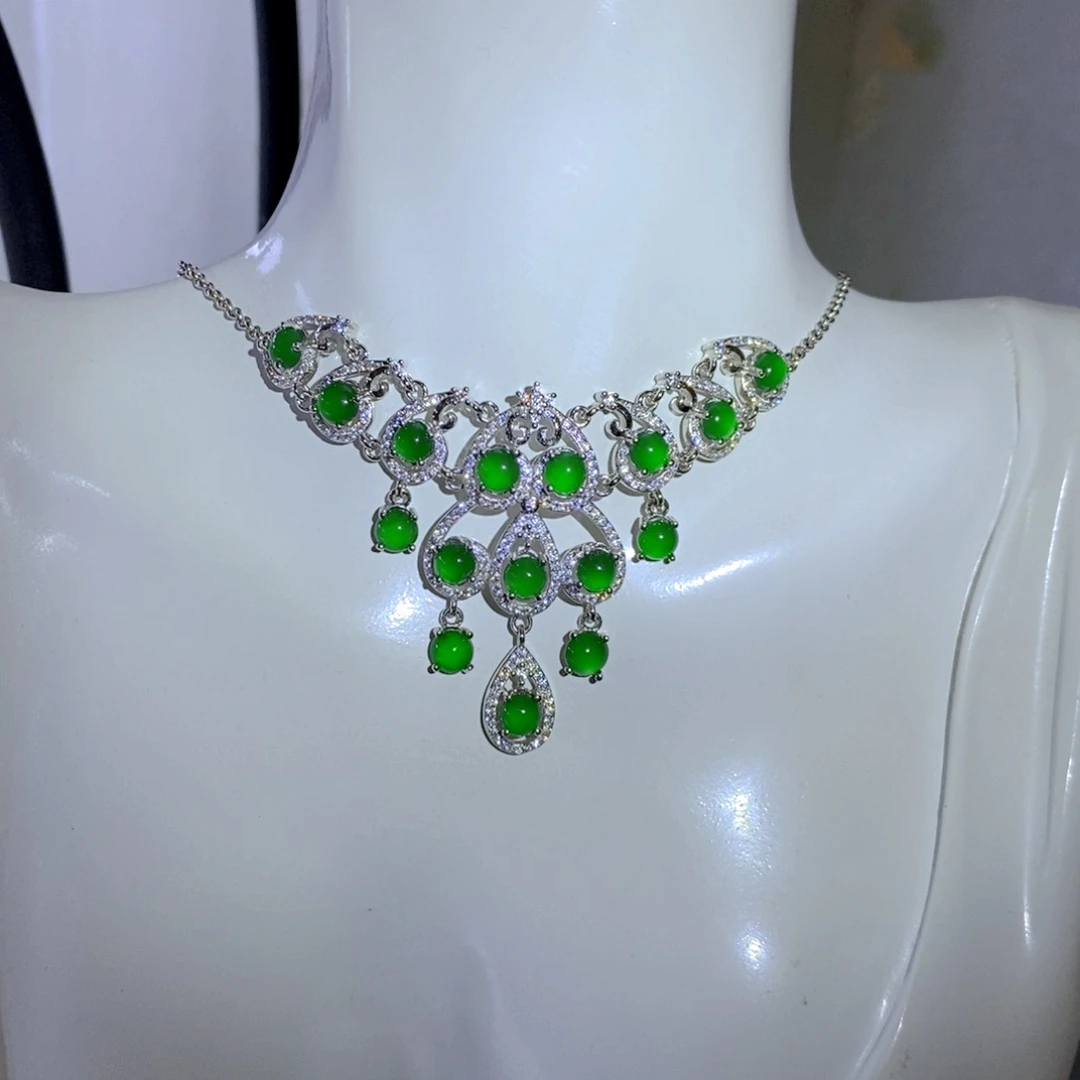 翡翠颈饰银S925镶嵌天然翡翠