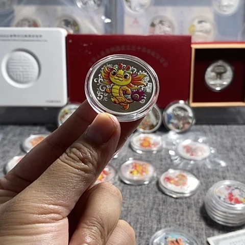 纯银2024年彩色龙银币带盒证