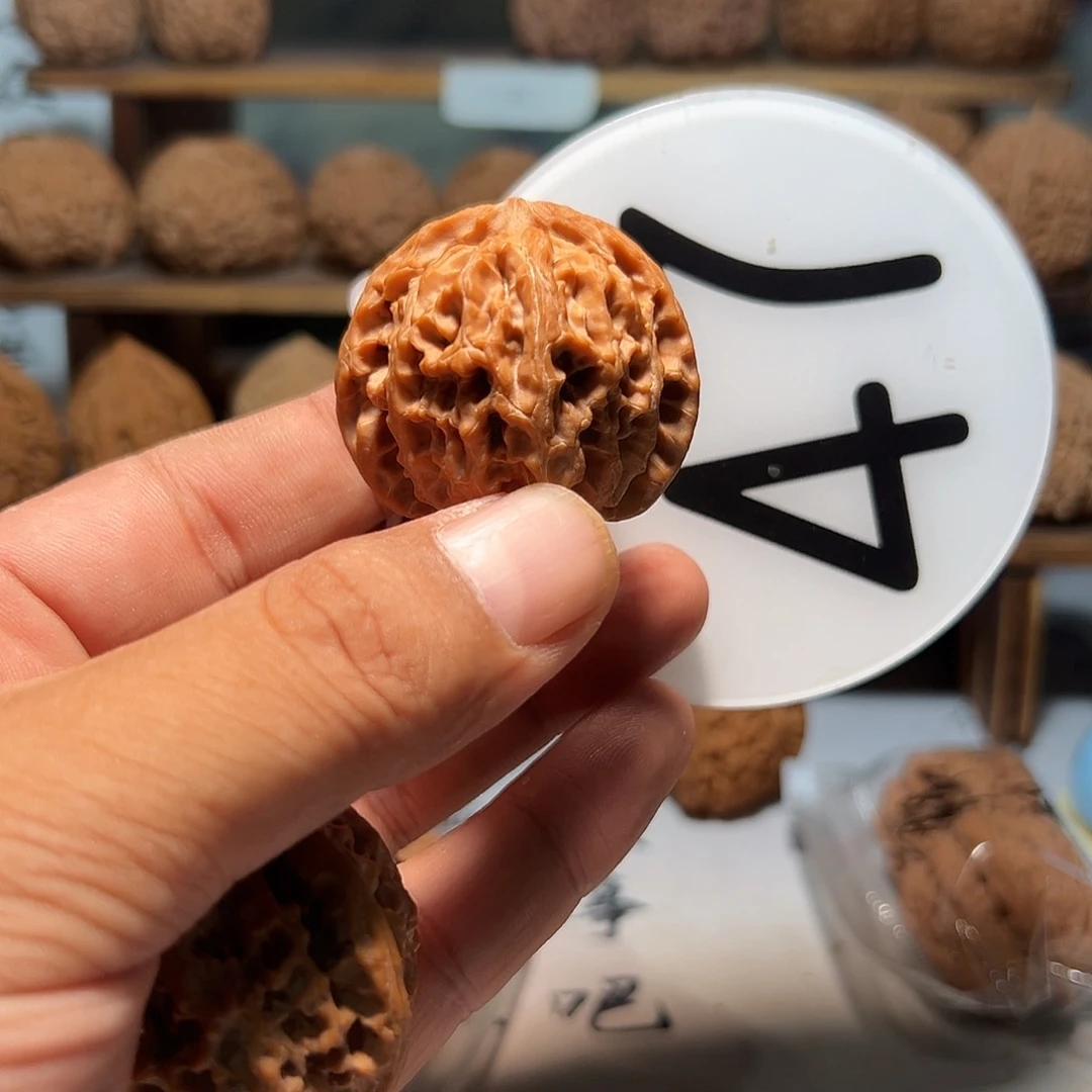 i***e文玩核桃，白色47号