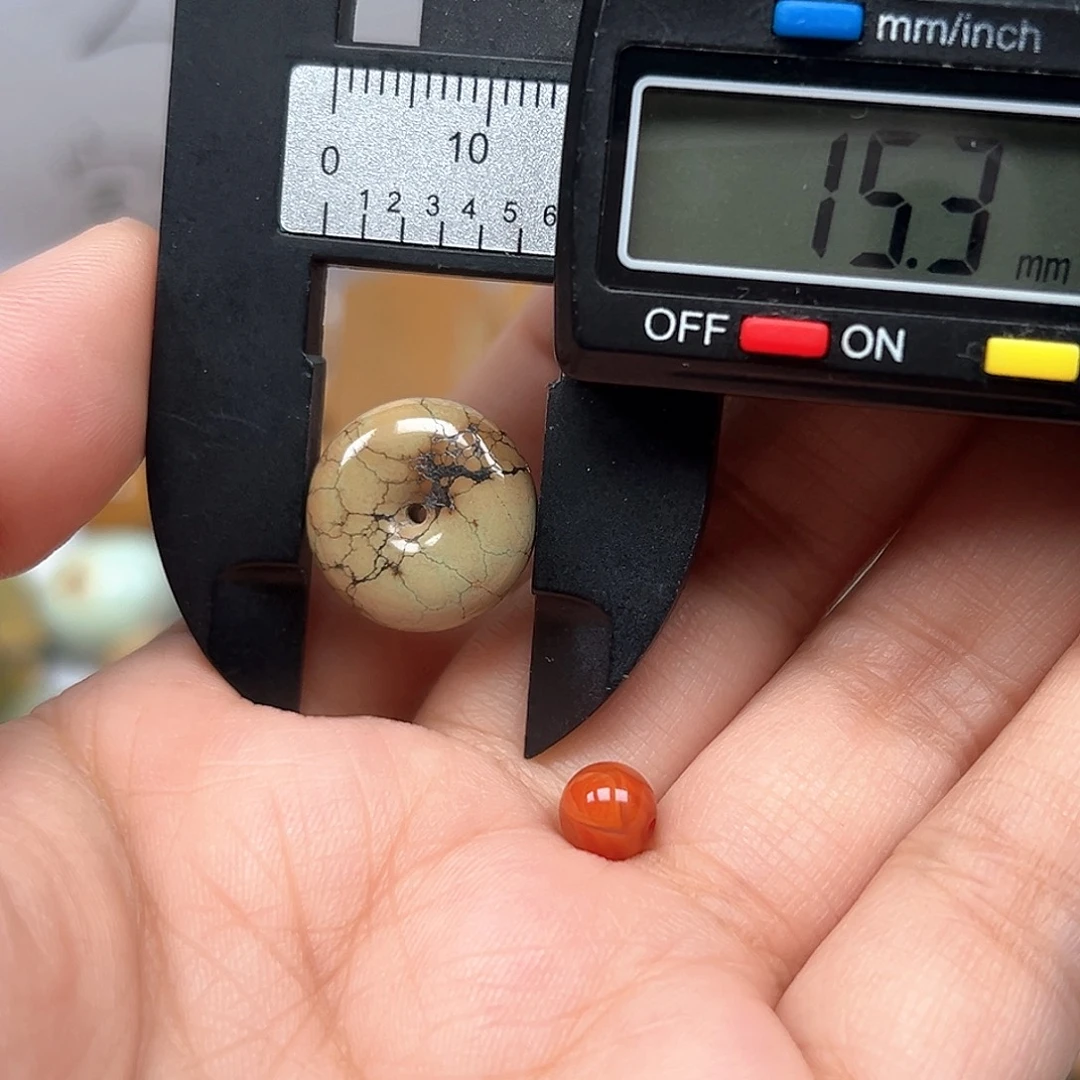 南红玛瑙未镶嵌珠宝奇石