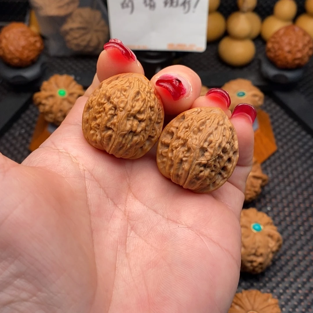 文玩核桃把件鱼红蚂蚁