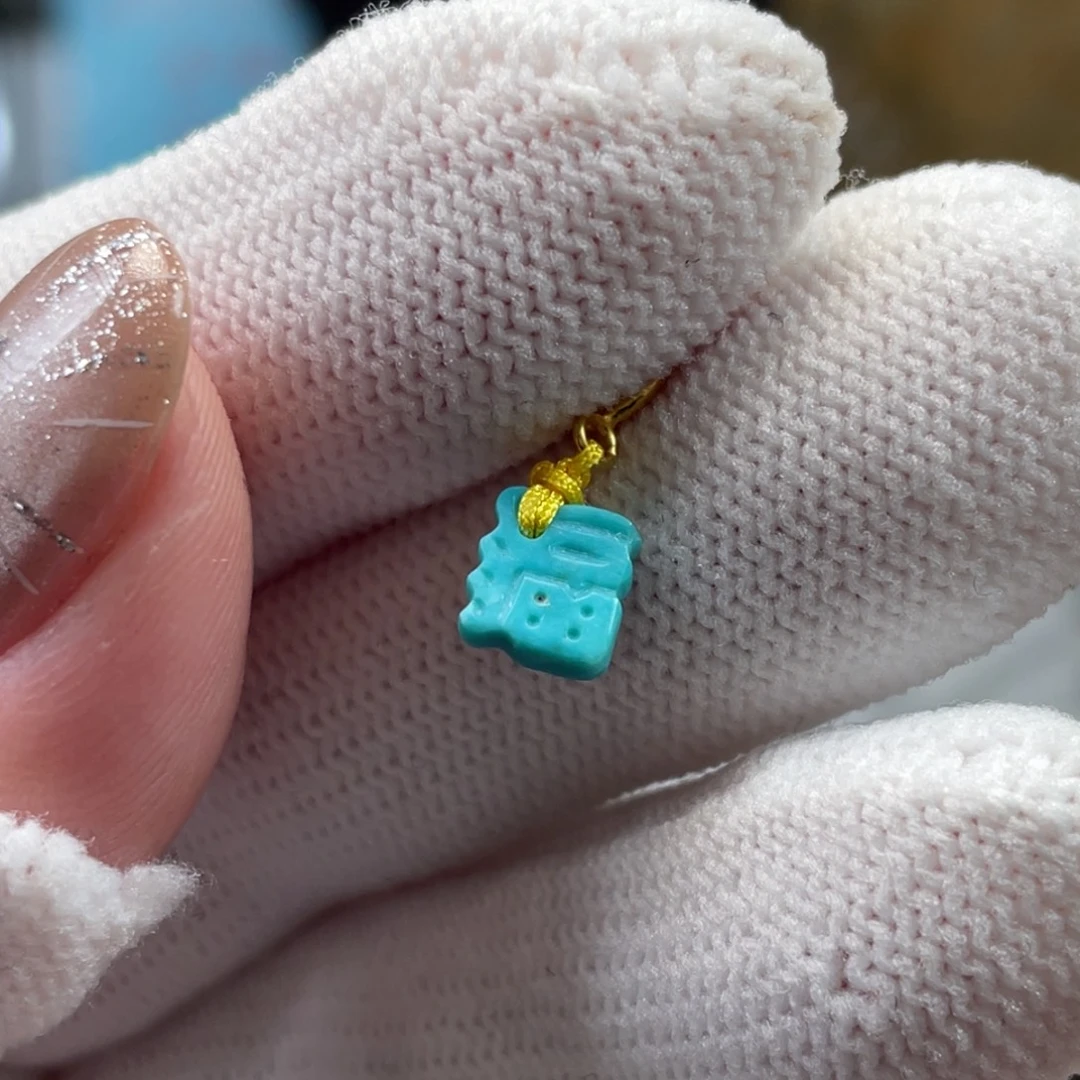 绿松石未镶嵌挂件