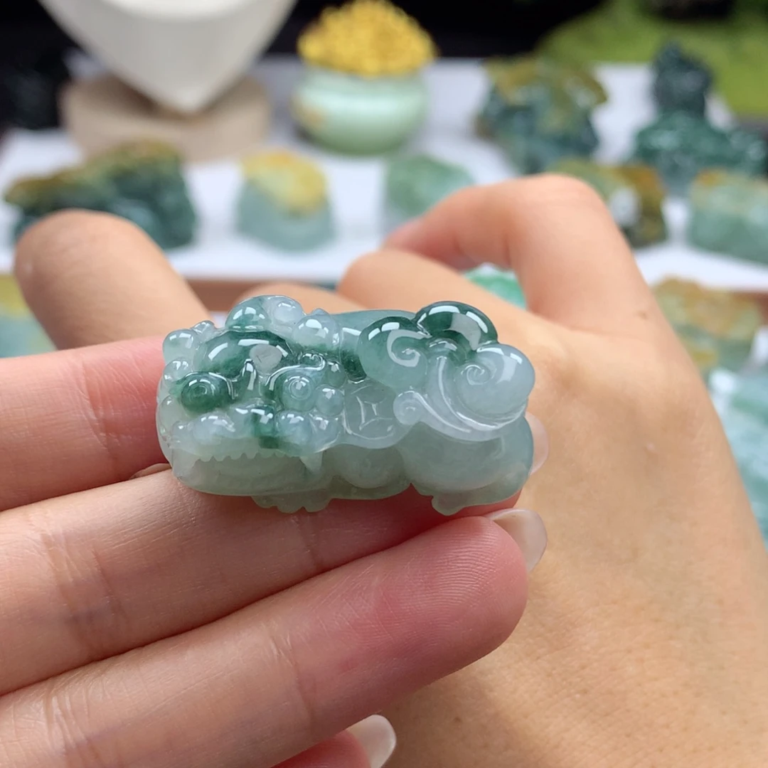 翡翠未镶嵌颈饰A16 阴阳眼翡翠貔貅