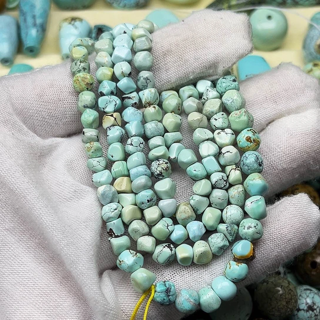 绿松石配饰未镶嵌