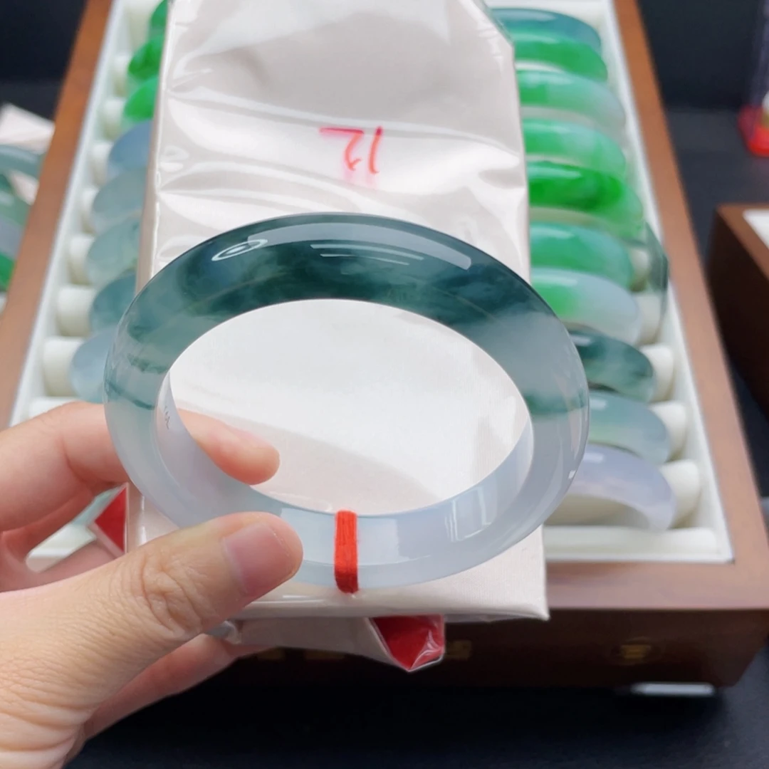 翡翠未镶嵌手镯58冰胶飘花