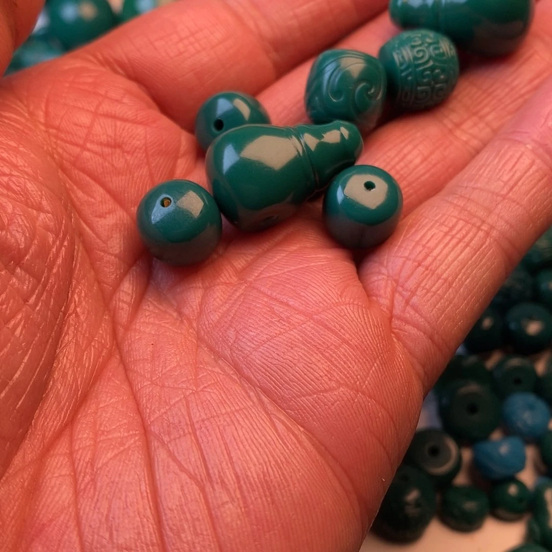 琉璃颈饰对**歌111111111111111