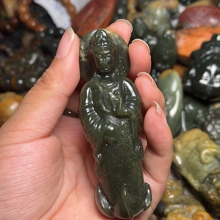 未镶嵌岫岩河磨玉（透闪石质玉）挂件