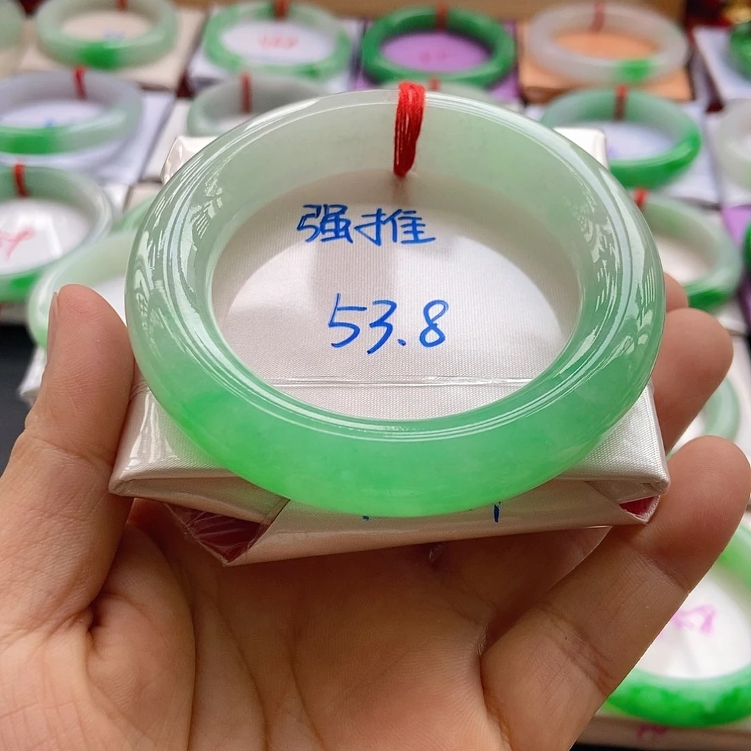 未镶嵌手镯翡翠手镯