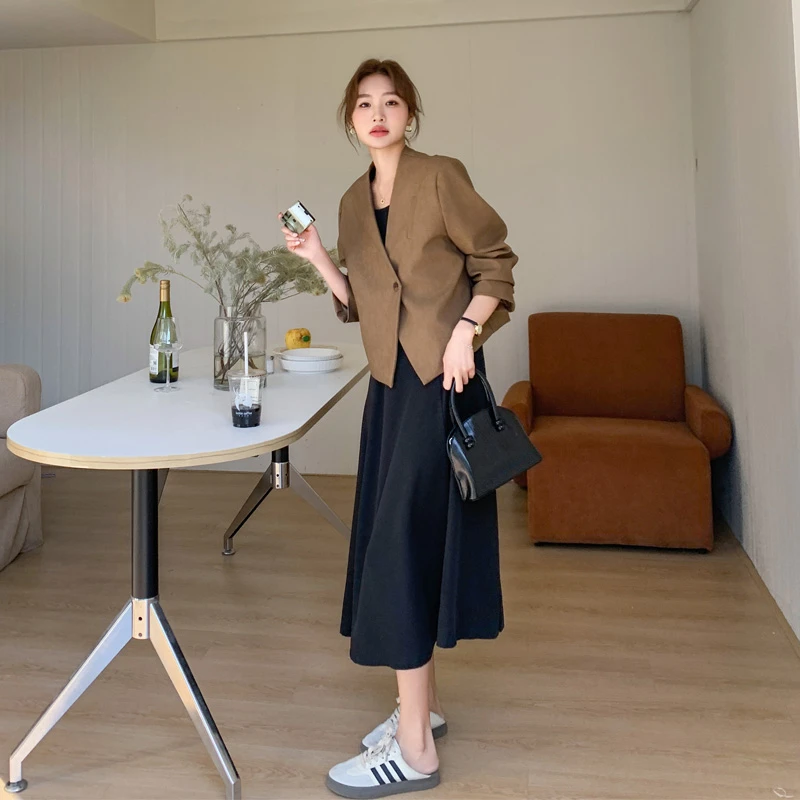 韩系穿搭套装裙女2025早春新款复古氛围感小众流行显瘦西装吊带裙