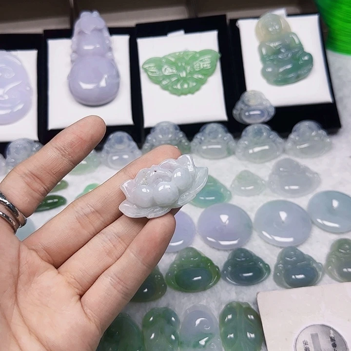翡翠未镶嵌颈饰翡翠