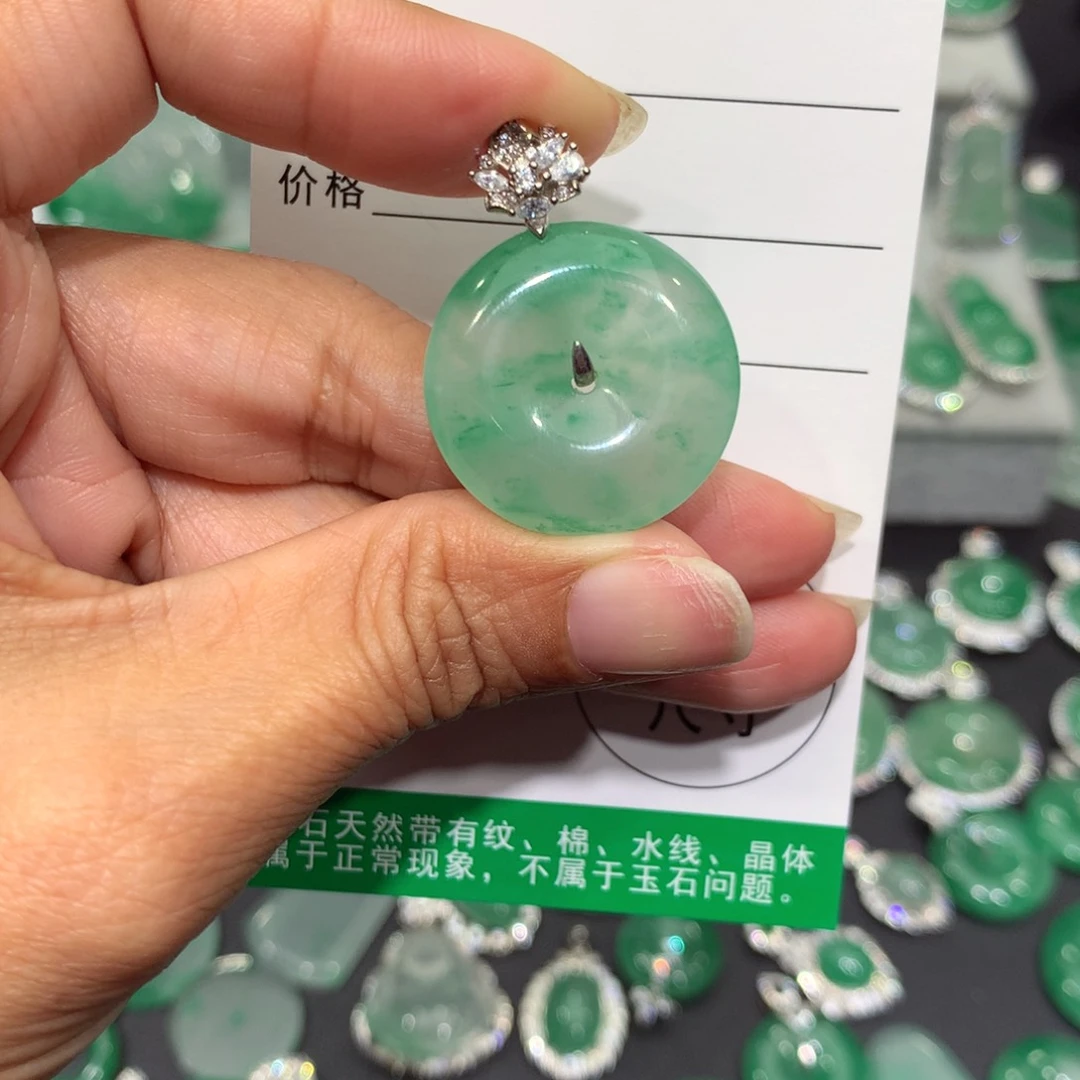 颈饰银S925镶嵌石英质玉（非洲翠）