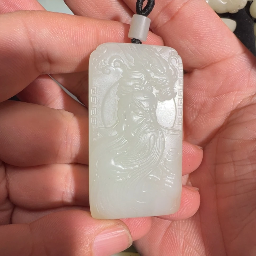 和田玉未镶嵌颈饰俄糖白细料关公55/30/11mm