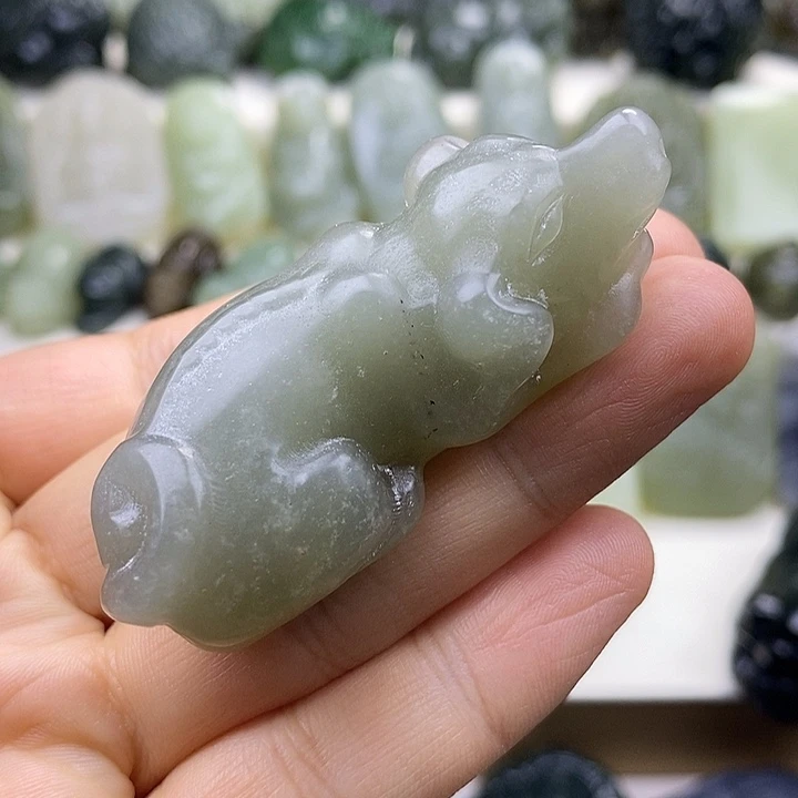 颈饰未镶嵌和田玉