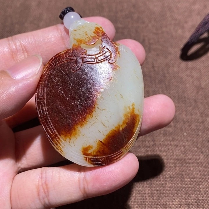 和田玉未镶嵌颈饰乘***浪