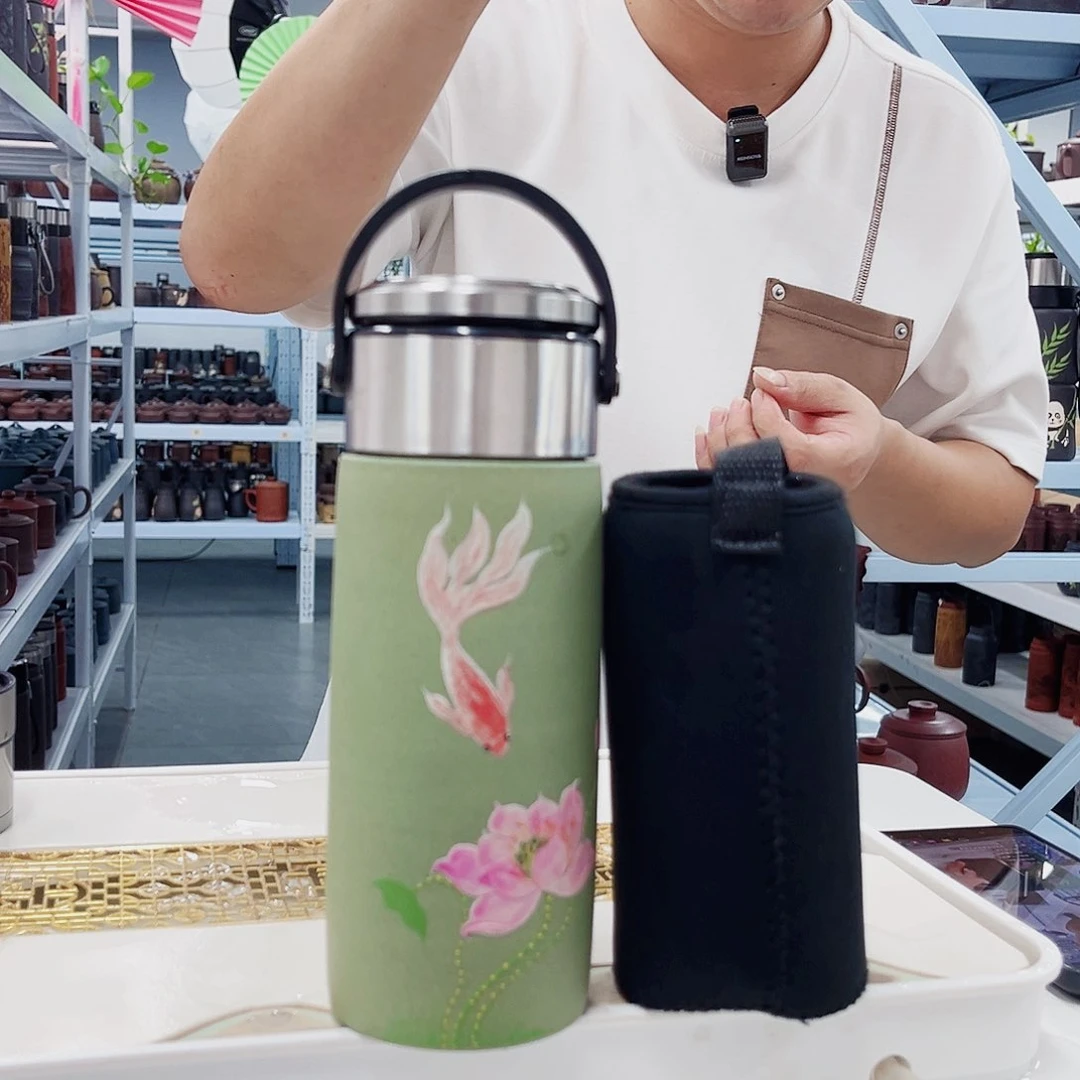 茶杯紫砂“年年有鱼”刚盖带杯套