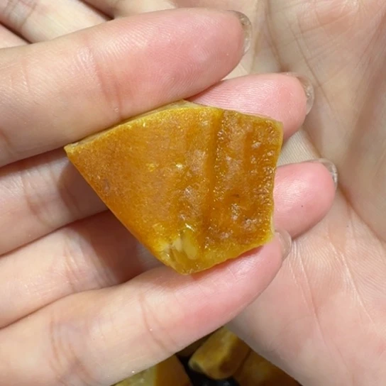 萌***溪定制琥珀未镶嵌蜜蜡