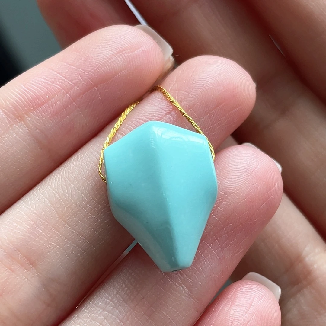 绿松石未镶嵌颈饰