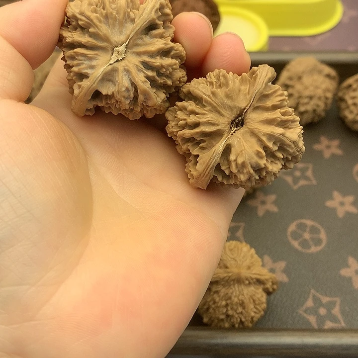 【闪购商品】文玩核桃把件满天星