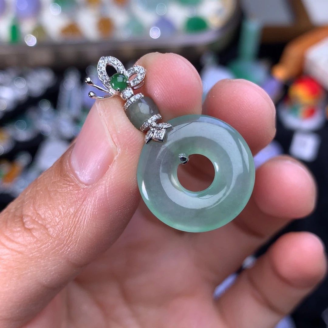 翡翠吊坠(不含链)18K金镶嵌