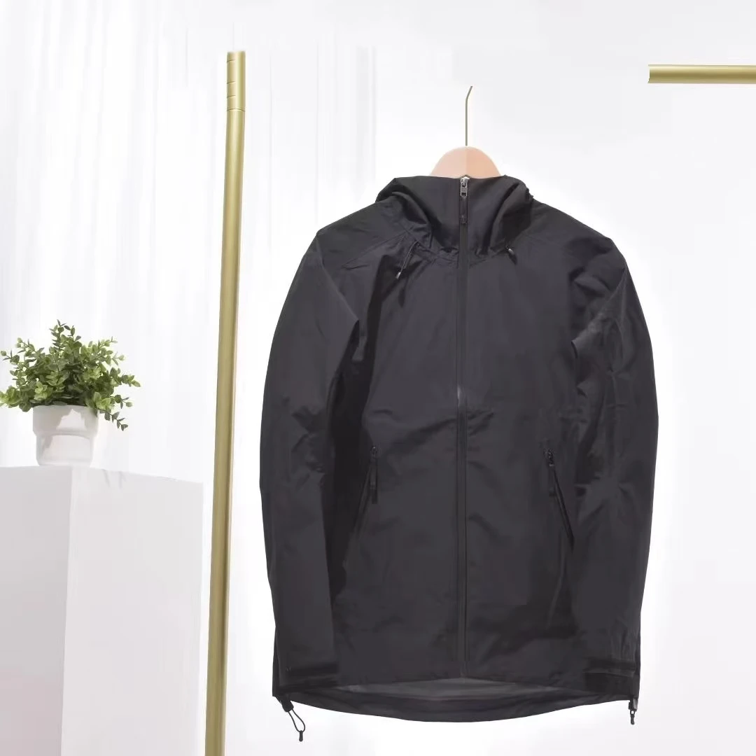 春季冲锋衣情侣户外休闲连帽防风防水时尚冲锋衣