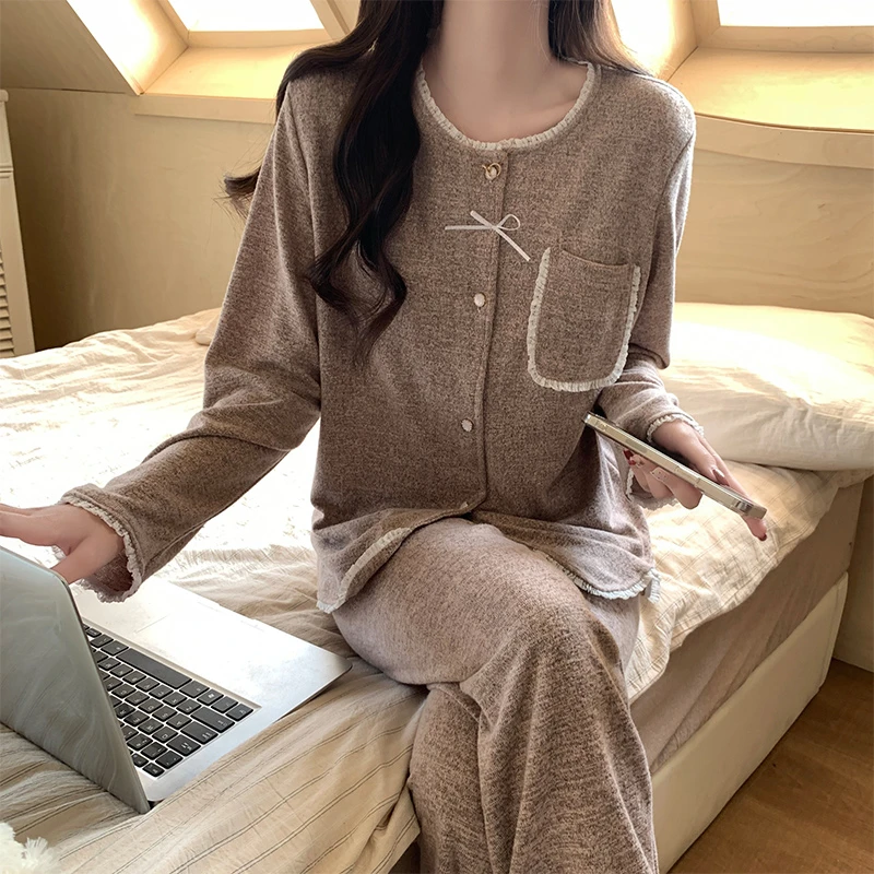 长袖睡衣女款春秋季带胸垫一体花边圆领防凸点豆沙小香风开衫套装