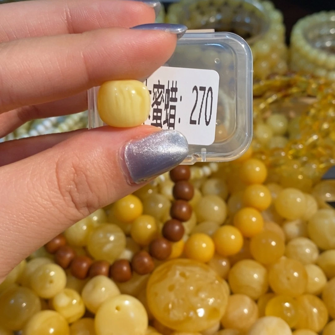 琥珀未镶嵌珠宝奇石270