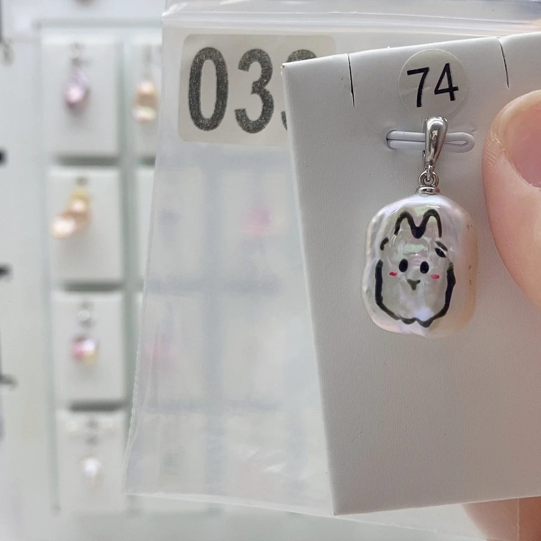 小***！淡水珍珠颈饰合金