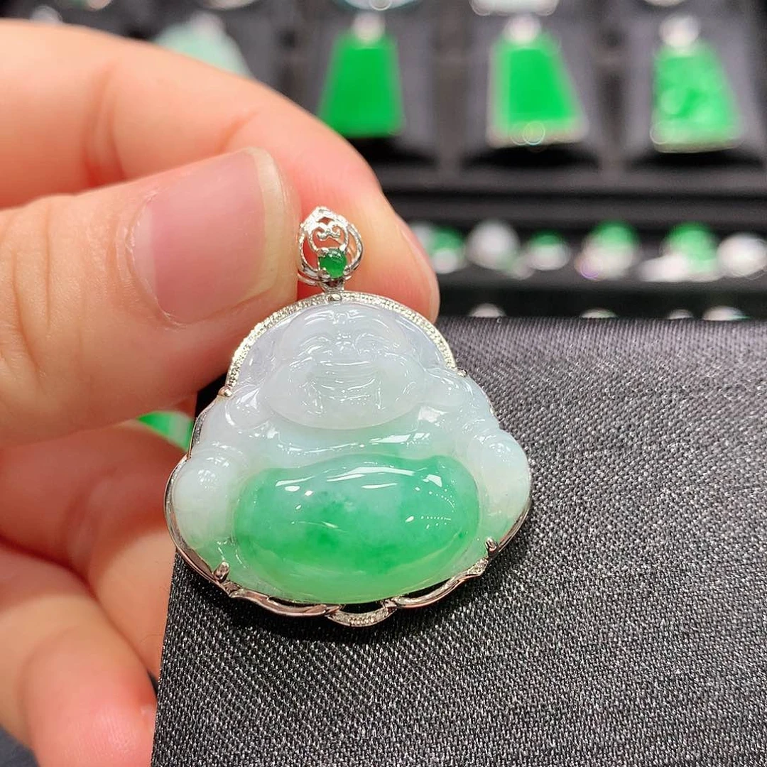 翡翠18K金镶嵌颈饰佛公