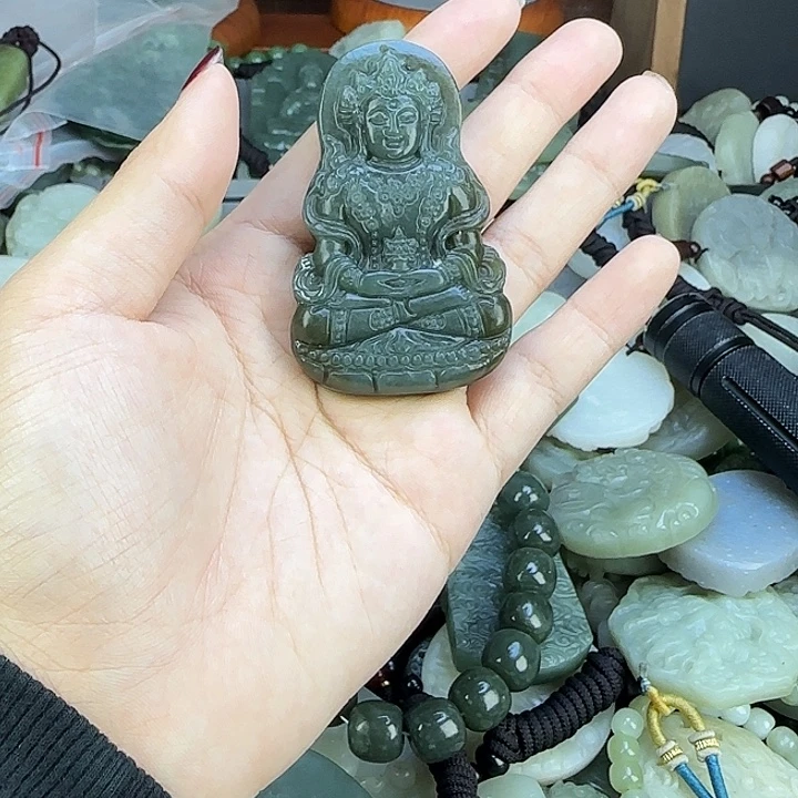 和田玉未镶嵌颈饰