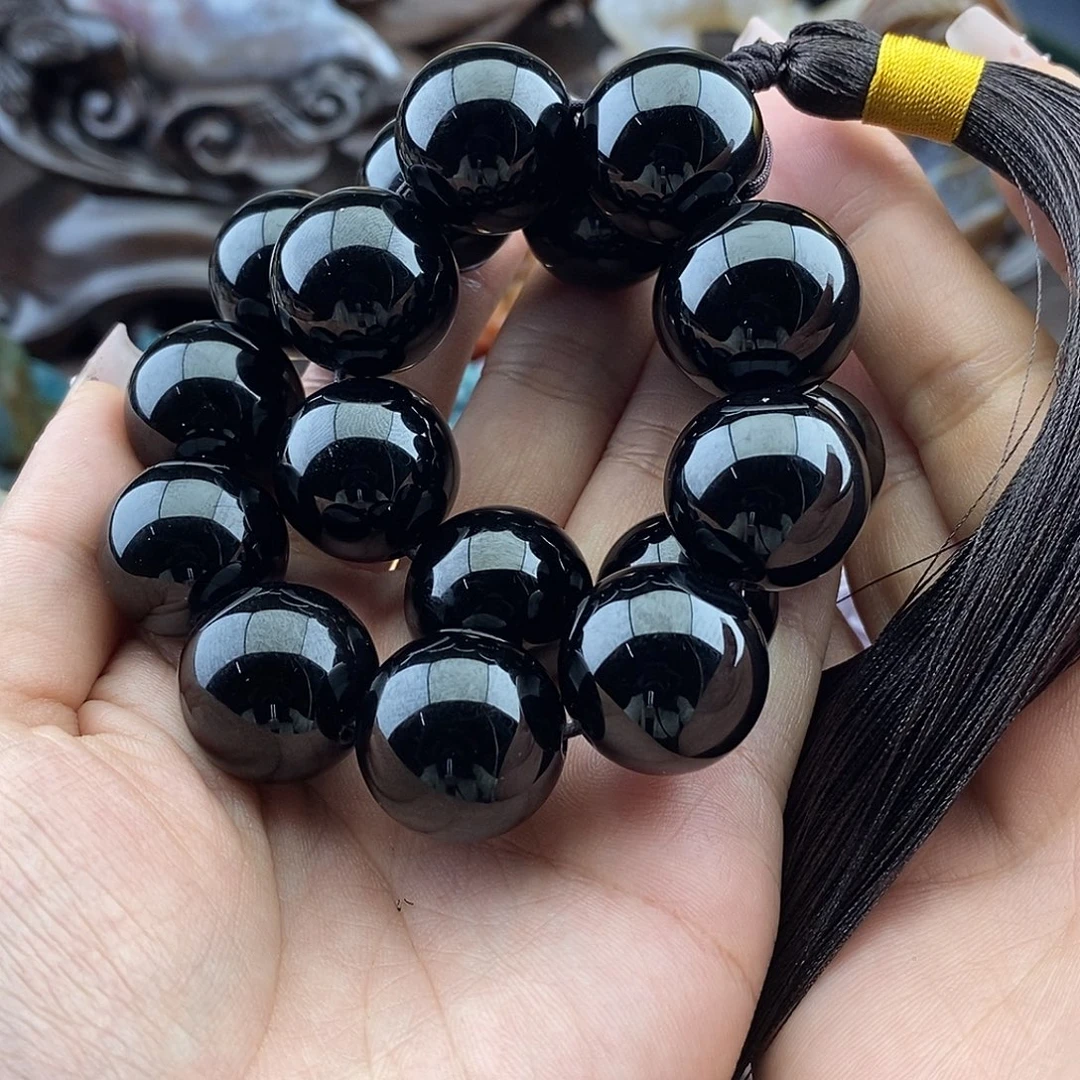 玛瑙/玉髓未镶嵌颈饰卡20手持