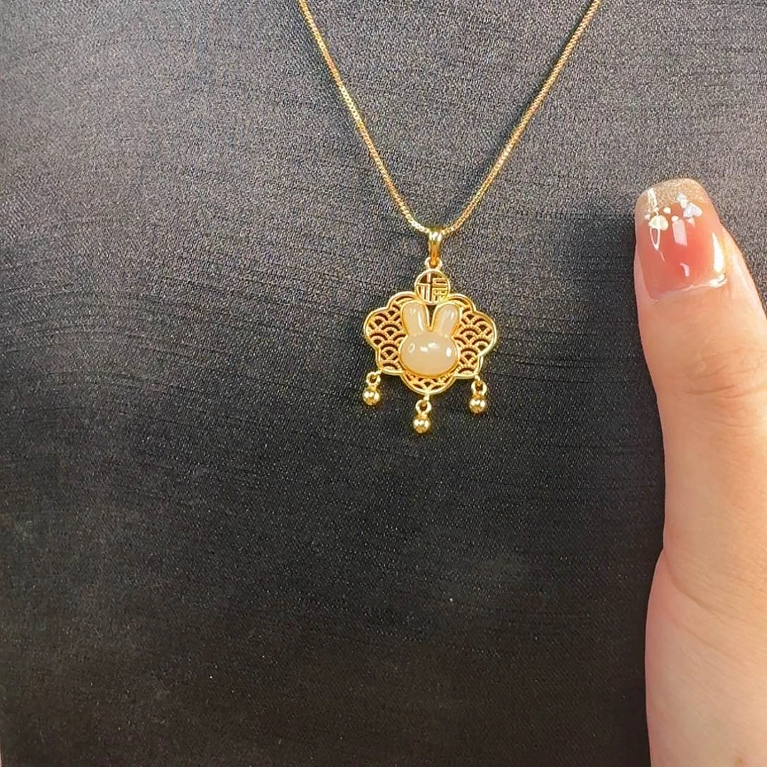 和田玉银S925镶嵌颈饰小兔子吊坠