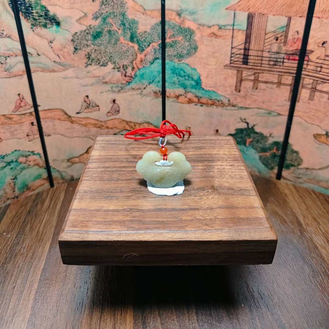 R和田玉平安锁吊坠3600