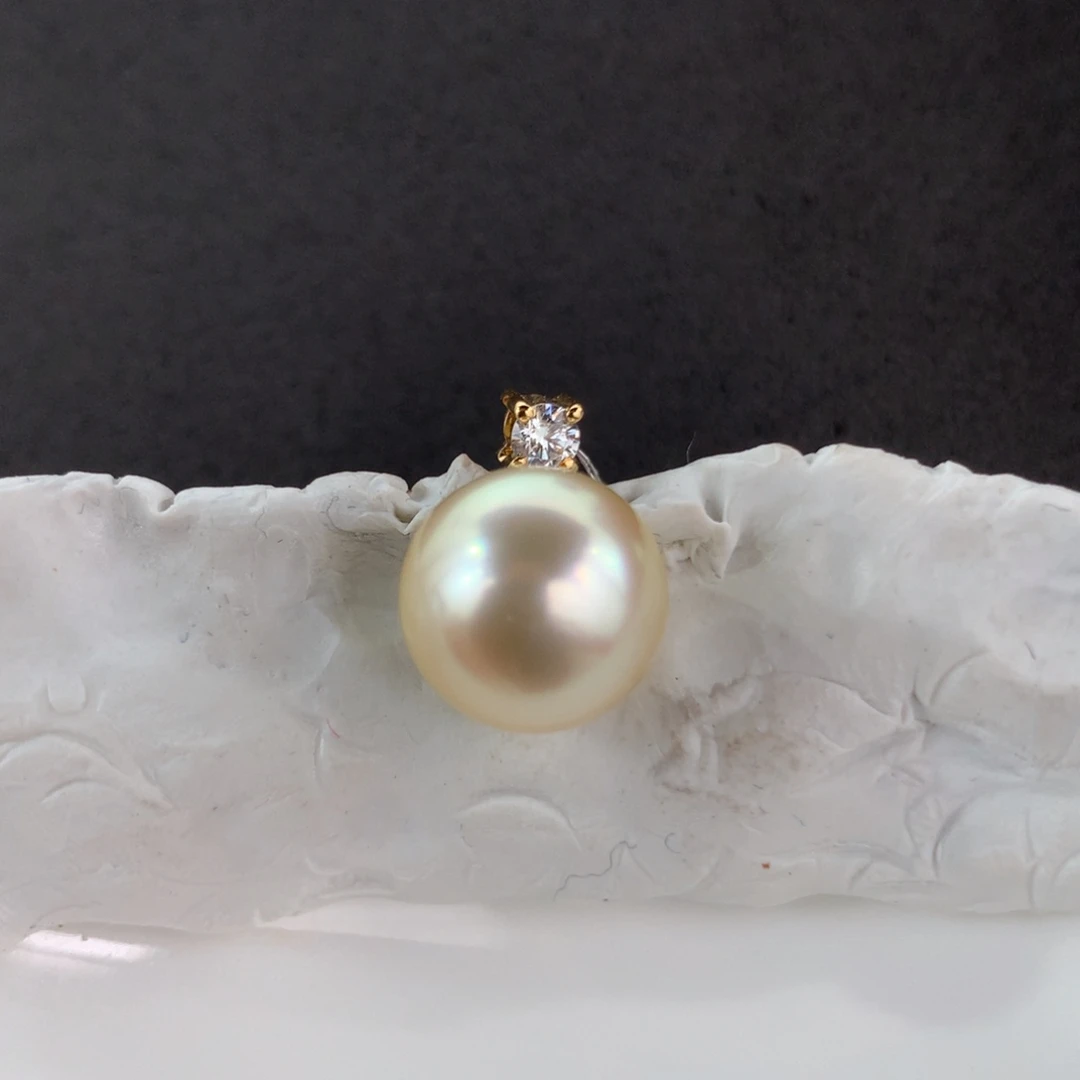 18K金镶嵌吊坠(不含链)定制海水珍珠澳白干枯色11-12mm