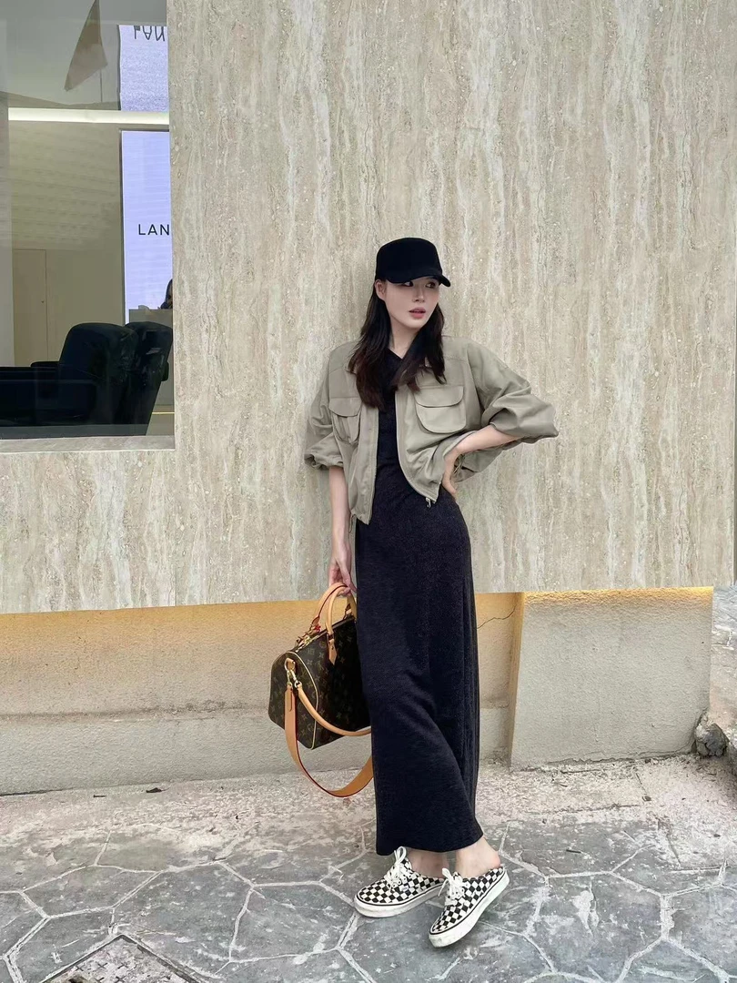 2025秋季新款韩系气质显瘦短夹克冲锋衣外套无袖斜肩连衣裙两件套