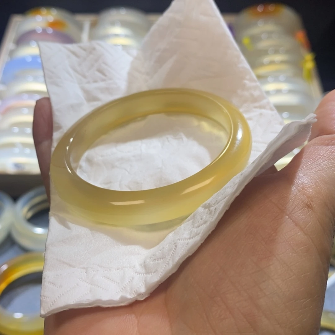 小***@手镯玛瑙/玉髓未镶嵌