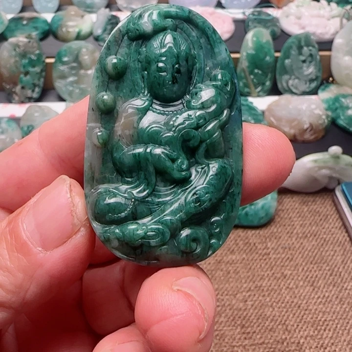 独山玉未镶嵌颈饰