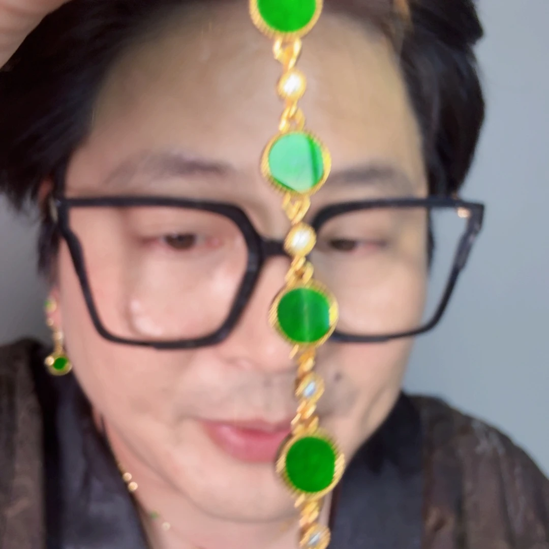 颈饰未镶嵌翡翠一个