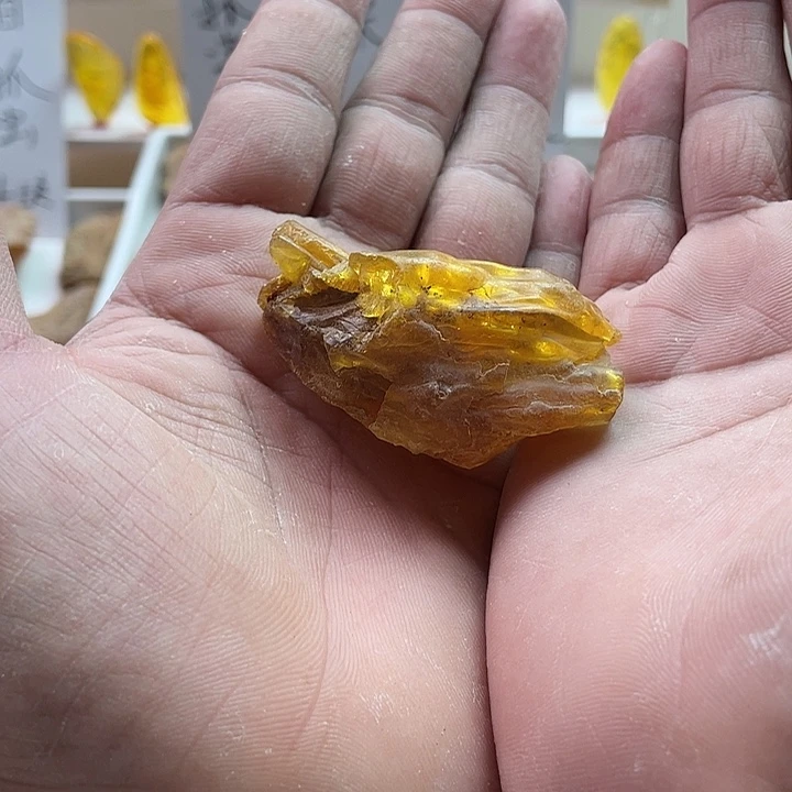 ღ***༊定制琥珀未镶嵌天然琥珀现场加工