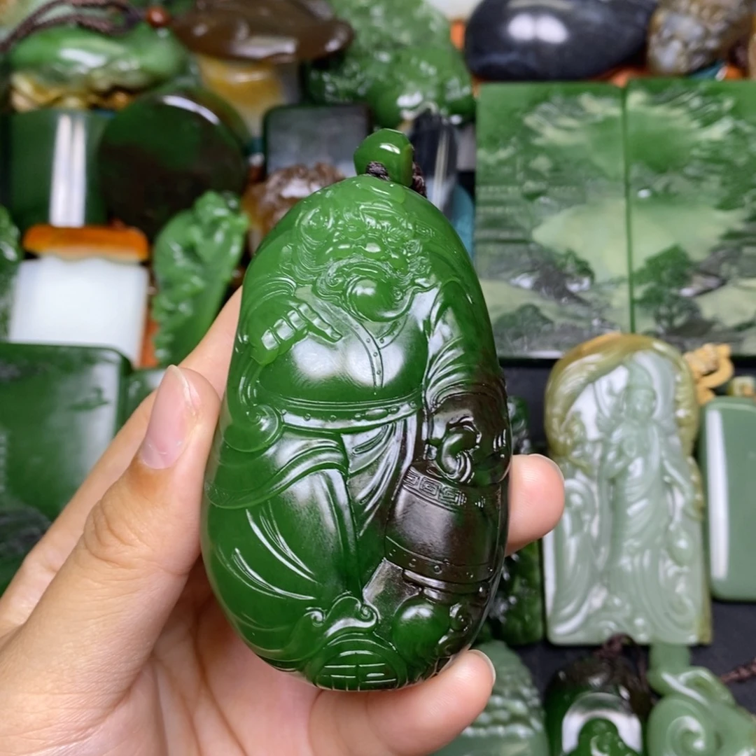 飛****和田玉未镶嵌颈饰
