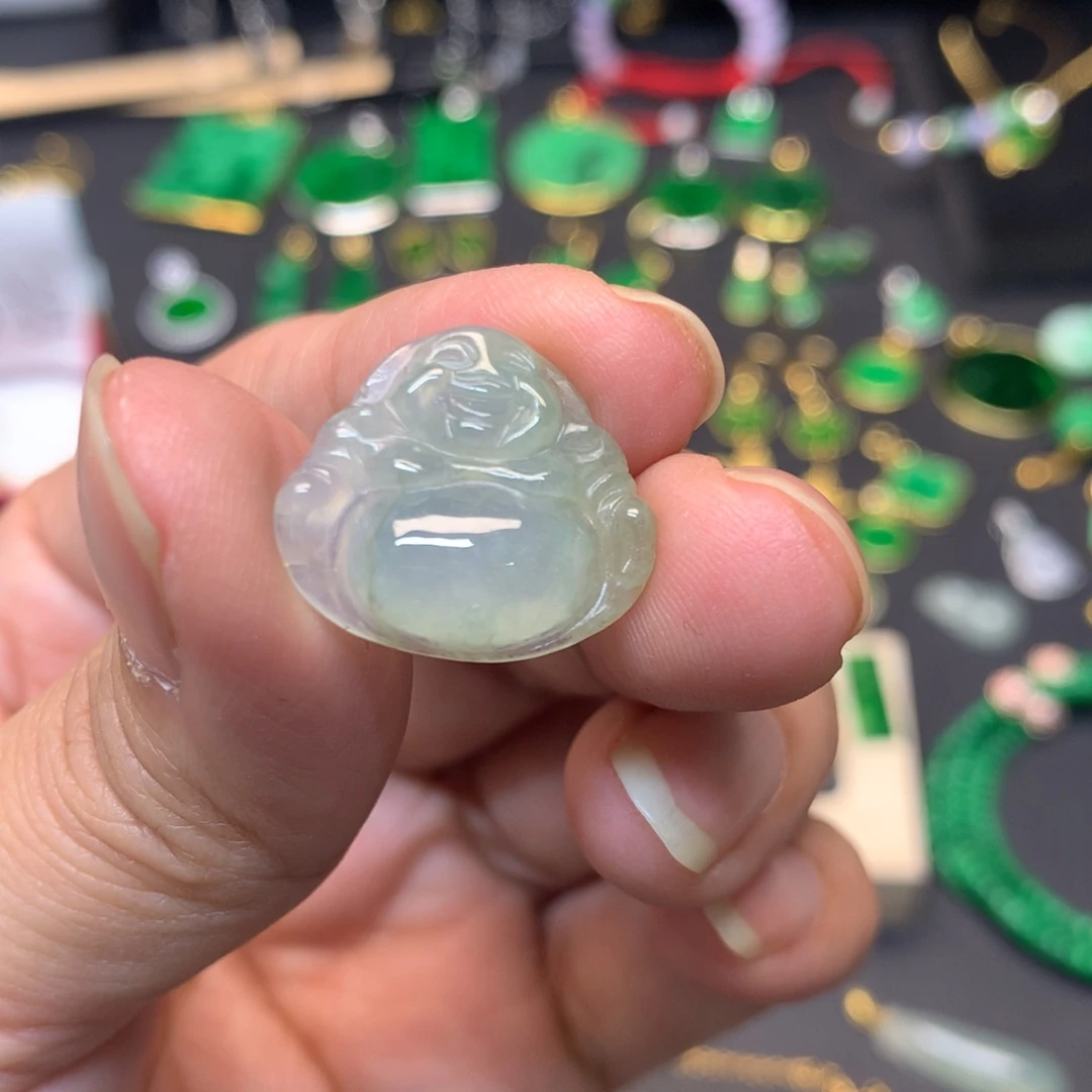 翡翠未镶嵌颈饰有纹