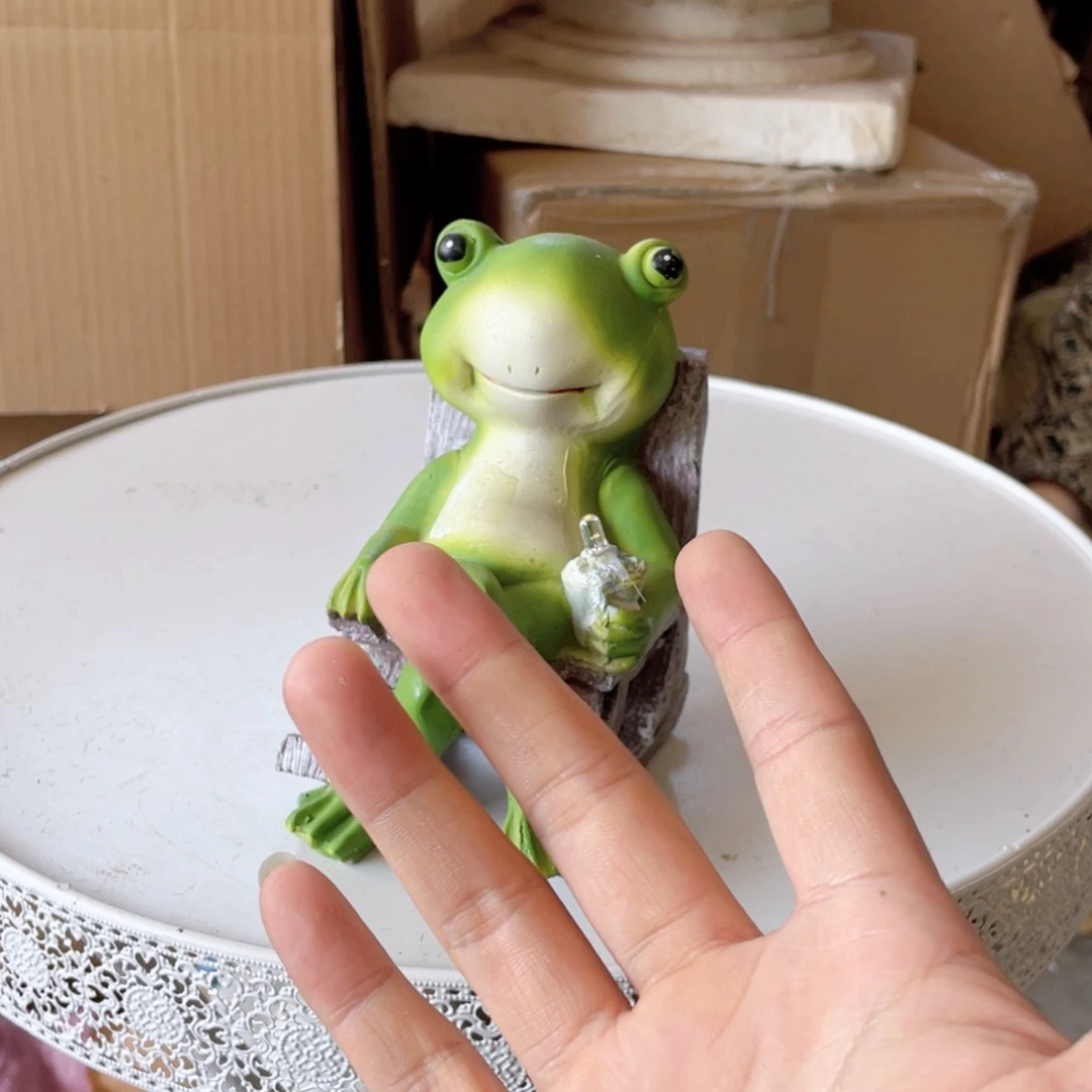 【闪购商品】树脂摇椅青蛙太阳能