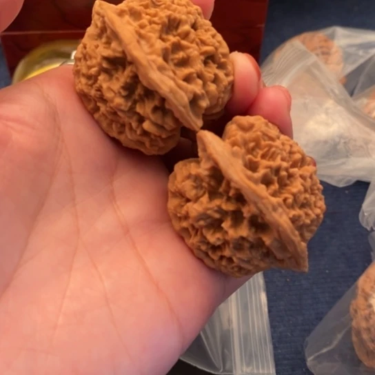 【闪购商品】吊坠文玩核桃?****?满天星