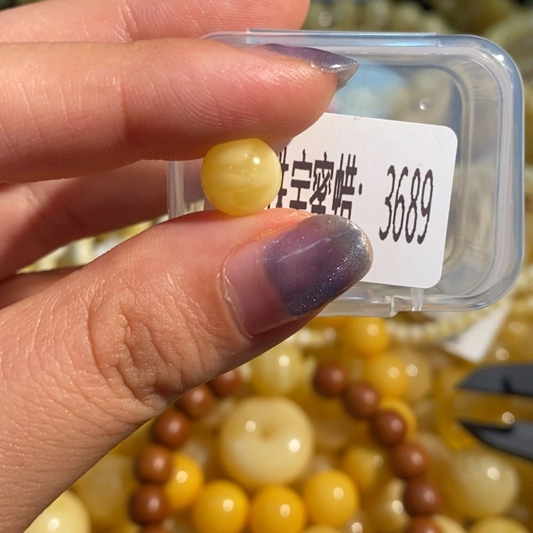 琥珀未镶嵌珠宝奇石3689
