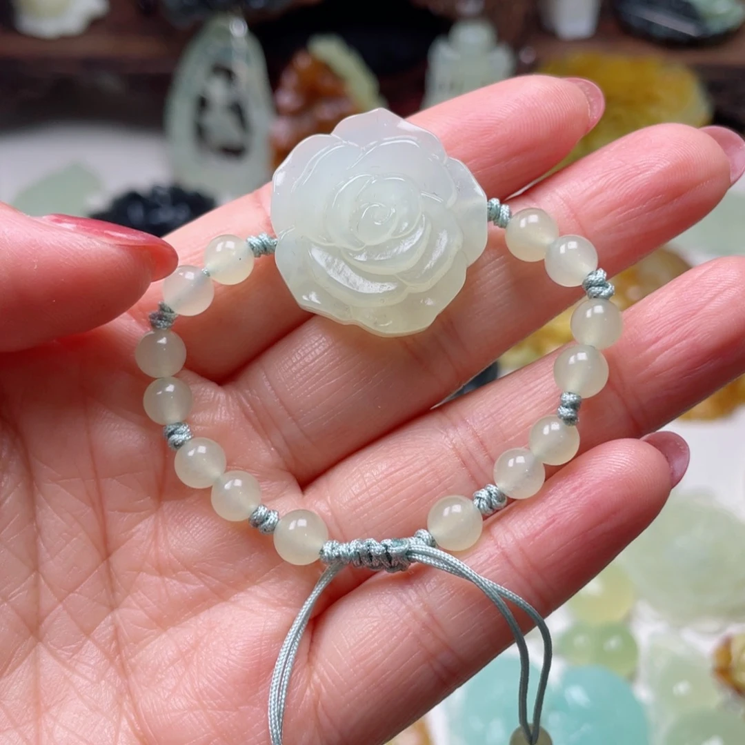 蛇纹石玉颈饰未镶嵌