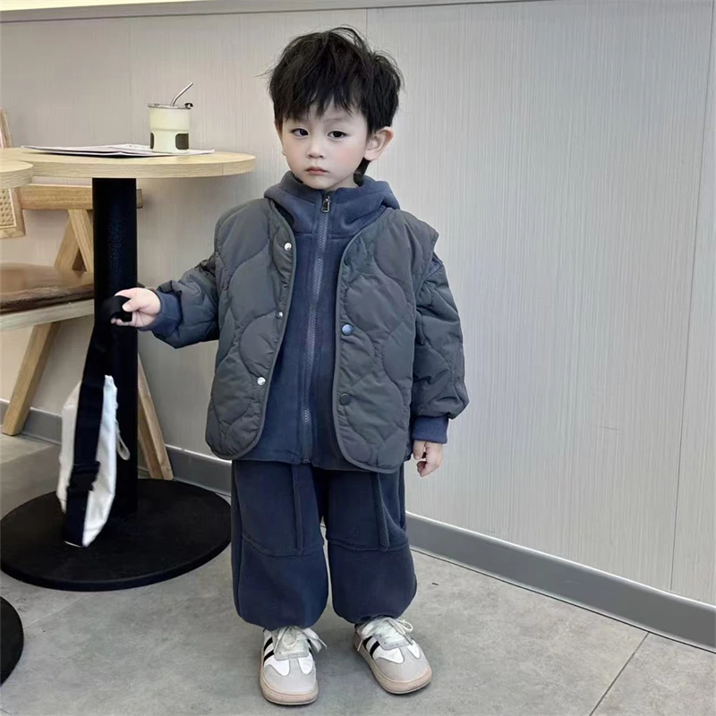 2025秋季新款帅气大童套装儿童马甲纹路三件套男童潮流加绒加厚