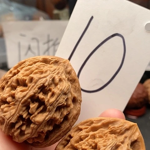 吊坠桃核42玉麒麟核桃48克