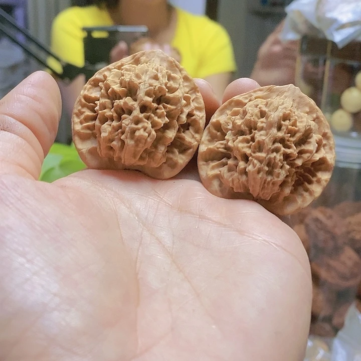 【闪购商品】文玩核桃把件41乾隆纹红皮