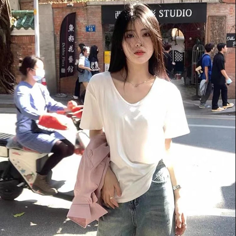 2025夏季新款简约纯色白色大v领宽松打底衫慵懒感弹力短袖t恤女潮