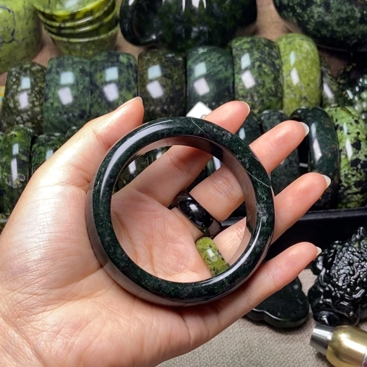 尚***柜蛇纹石玉未镶嵌药王石手镯