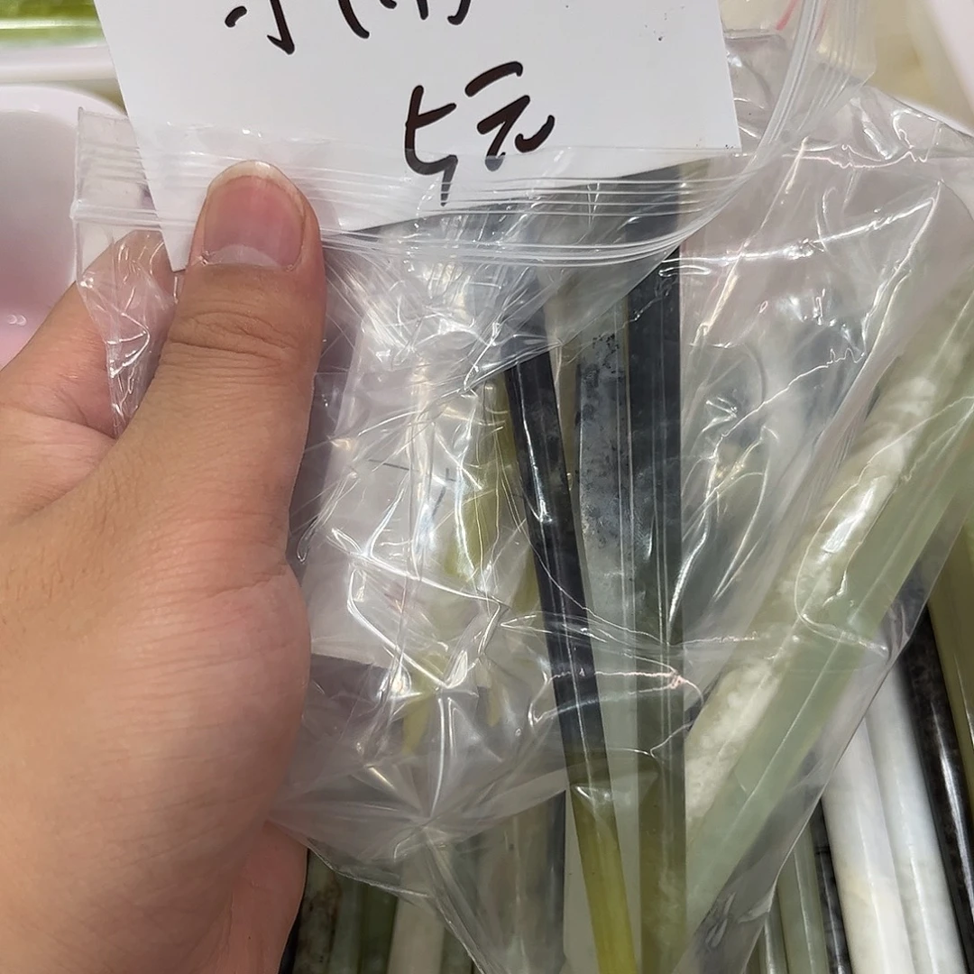 小***气蛇纹石玉未镶嵌发饰